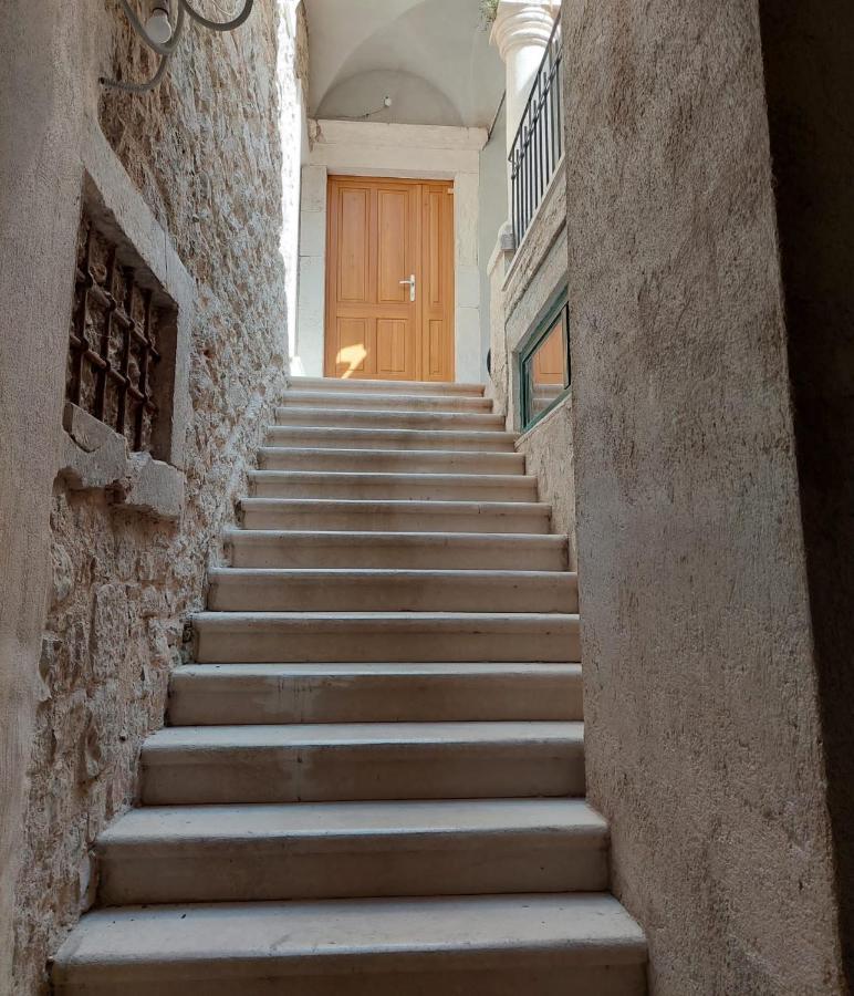Central Palace Apartment Šibenik Exterior foto